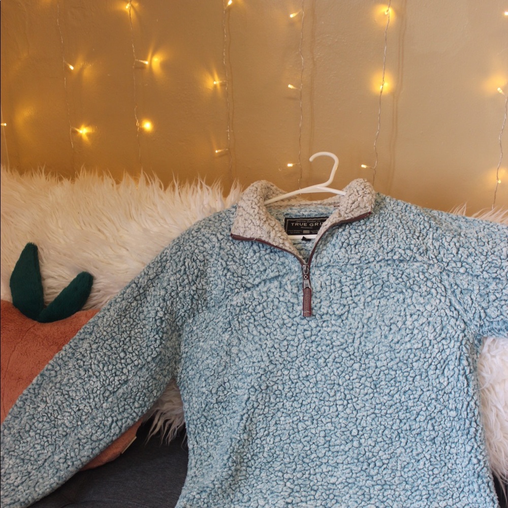 Tru Grit Blue Pullover!